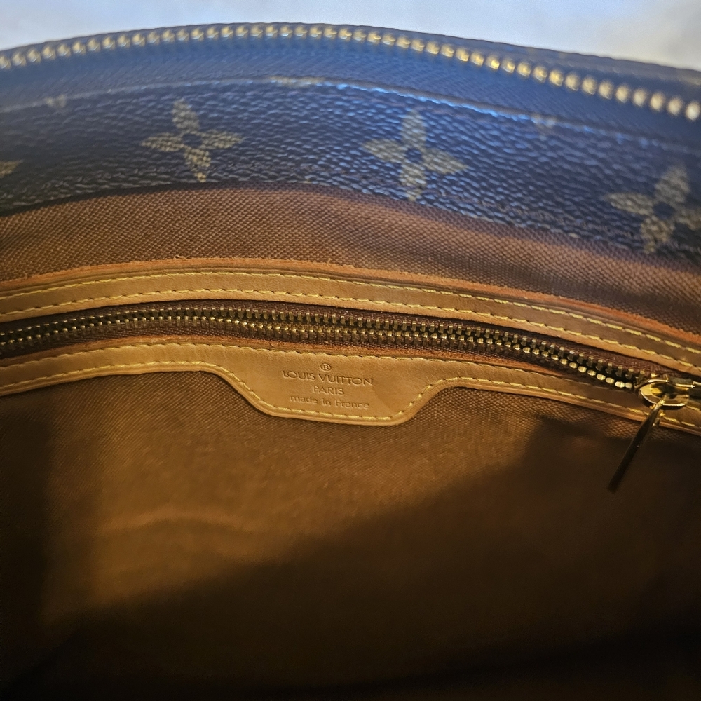 Louis Vuitton Classic Monogram Tote - Picture 10 of 16